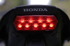 Honda CB650F – Hornetin manttelinperijä