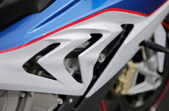 Superpyörävertailu – BMW S1000RR ja Yamaha YZF-R1