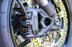 Kawasaki Z 1000 – Rähinäpyörien kantaisä