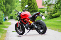 Ducati Monster 797 – Monsterimetsän pienimmäinen