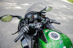 Kawasaki H2 SX – Infernaalisen ripeä reissupyörä