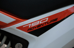 KTM 790 Adventure – Kerralla keskiluokan kärkeen