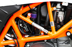 KTM 690 SMC R – Syntynyt sikailemaan