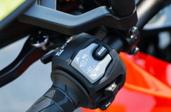 Suzuki V-Strom 1050XT – Mukavuudenhaluisille asfalttiseikkailijoille