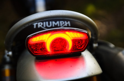 Triumph Scrambler 1200 XC – Miss Adventure