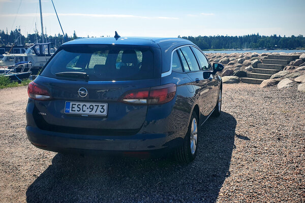 Opel Astra Wagon - perusauto bulkkia paremmalla ajomukavuudella