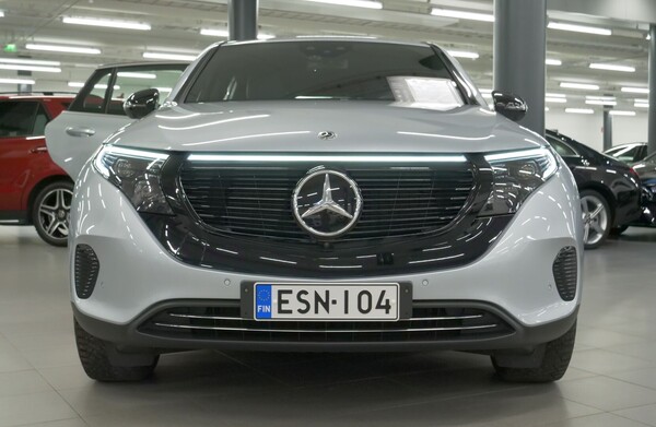 Käytetty sähköauto takuulla: Mercedes-Benz EQC on tilava, tyylikäs ja tehokas