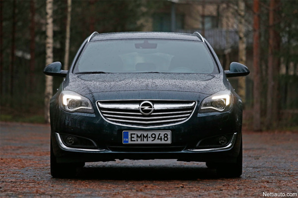 Opel Insignia Tourer kuva edestä
