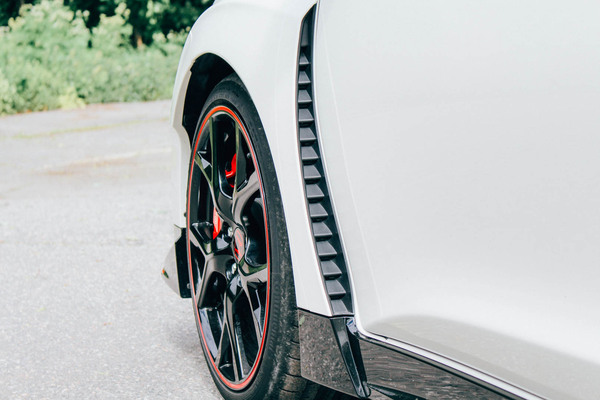 Honda Civic Type R – Trenditietoinen rataohjus