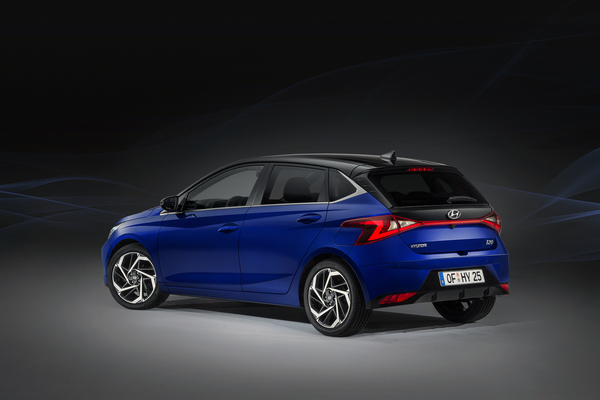 Täysin uusi Hyundai i20 - upea muotoilu kohtaa edistyksellisen teknologian